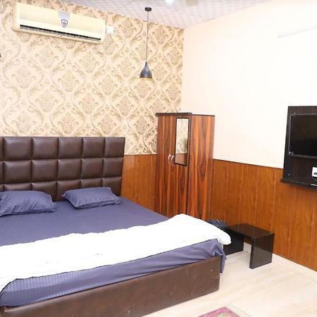 Hotel Aashirvad Faridabad Buitenkant foto