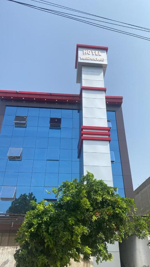 Hotel Aashirvad Faridabad Buitenkant foto