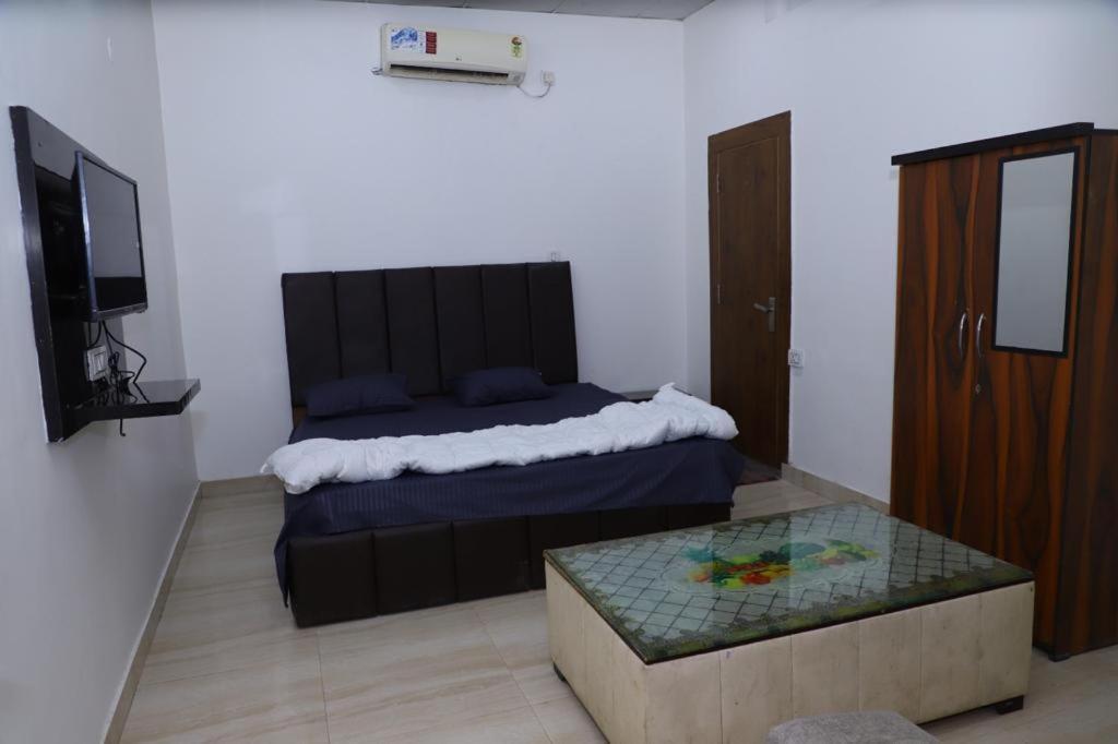 Hotel Aashirvad Faridabad Buitenkant foto