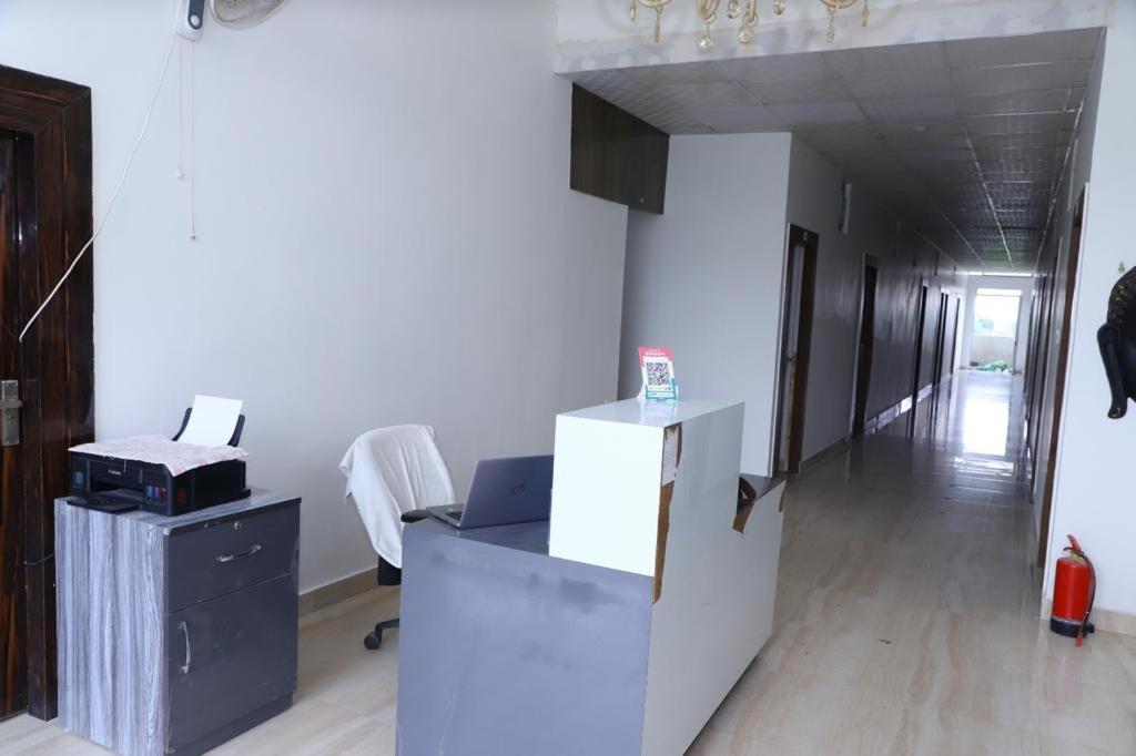 Hotel Aashirvad Faridabad Buitenkant foto